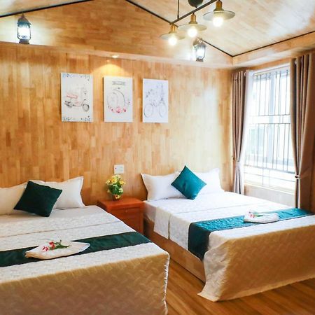 Cat Ba Tropicana Homestay Cat Ba Island ภายนอก รูปภาพ